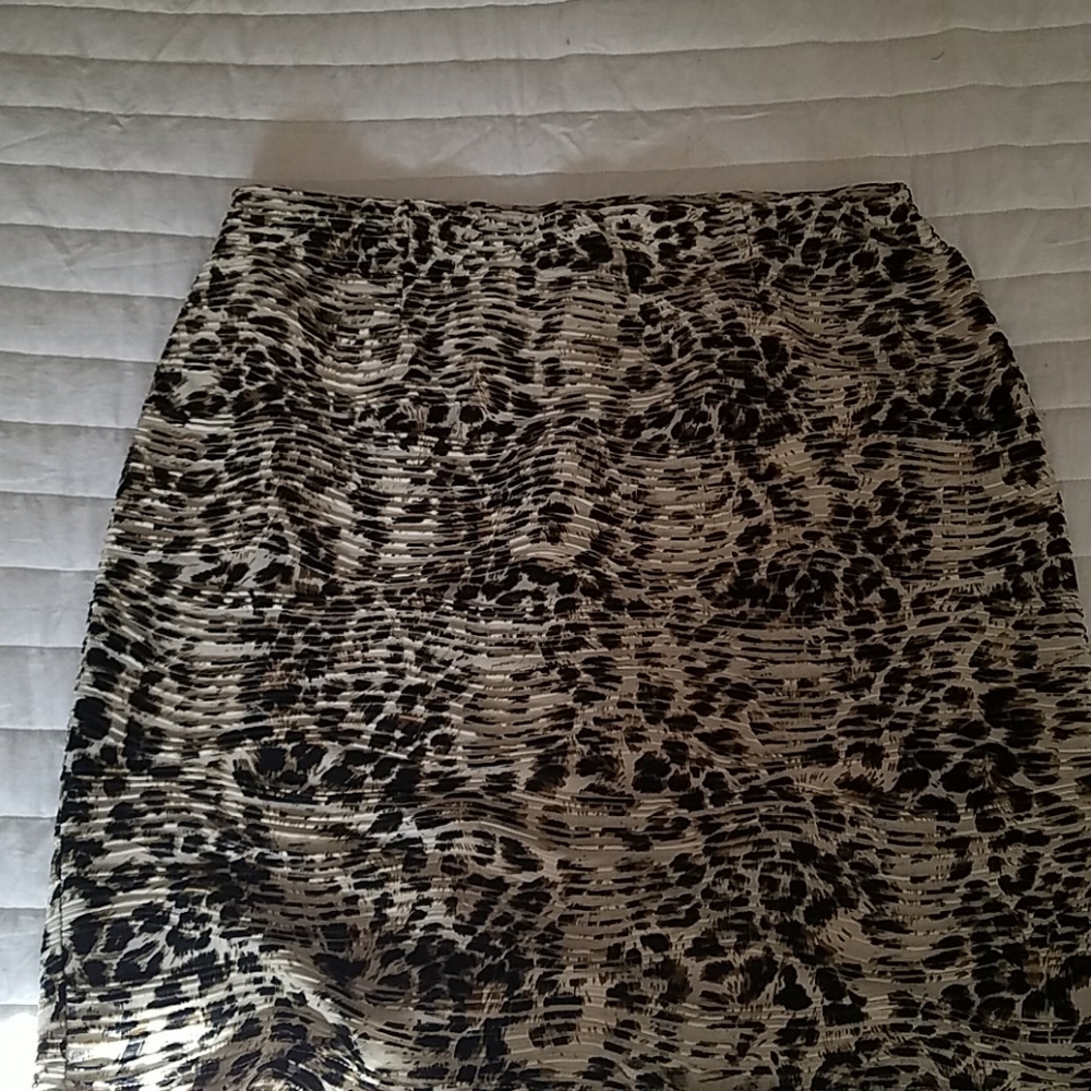 Leopard print pencil skirt